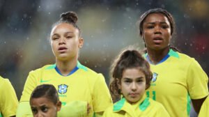 Ludmila (à esquerda), atacante da Seleção - Crédito: 