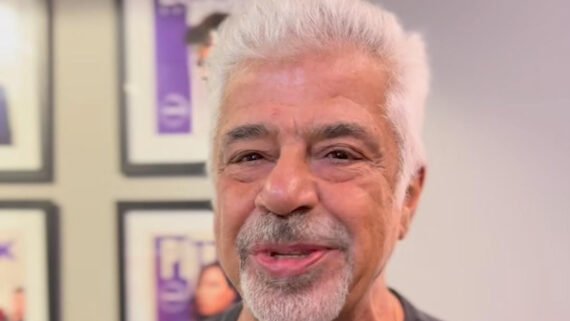 Lulu Santos marcou presença no Mineirão em Cruzeiro x Corinthians (foto: Reprodução/Mineirão)