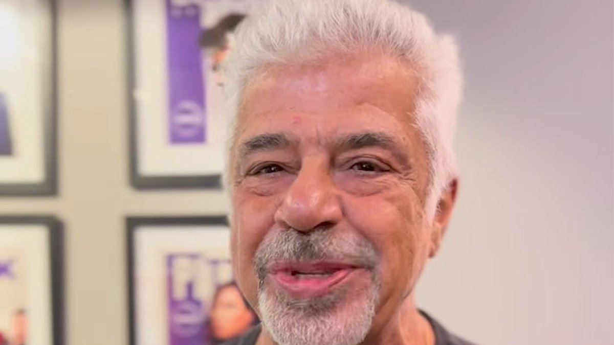 Lulu Santos marcou presença no Mineirão em Cruzeiro x Corinthians (foto: Reprodução/Mineirão)