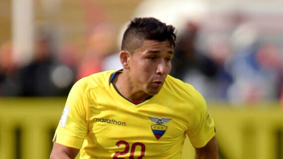 Mario Pineida, ex-lateral do Equador (foto: Juan CEVALLOS / AFP)