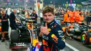 Max Verstappen conquistou a pole para a corrida decisiva deste domingo (7/12) (foto: Andrej ISAKOVIC/AFP)
