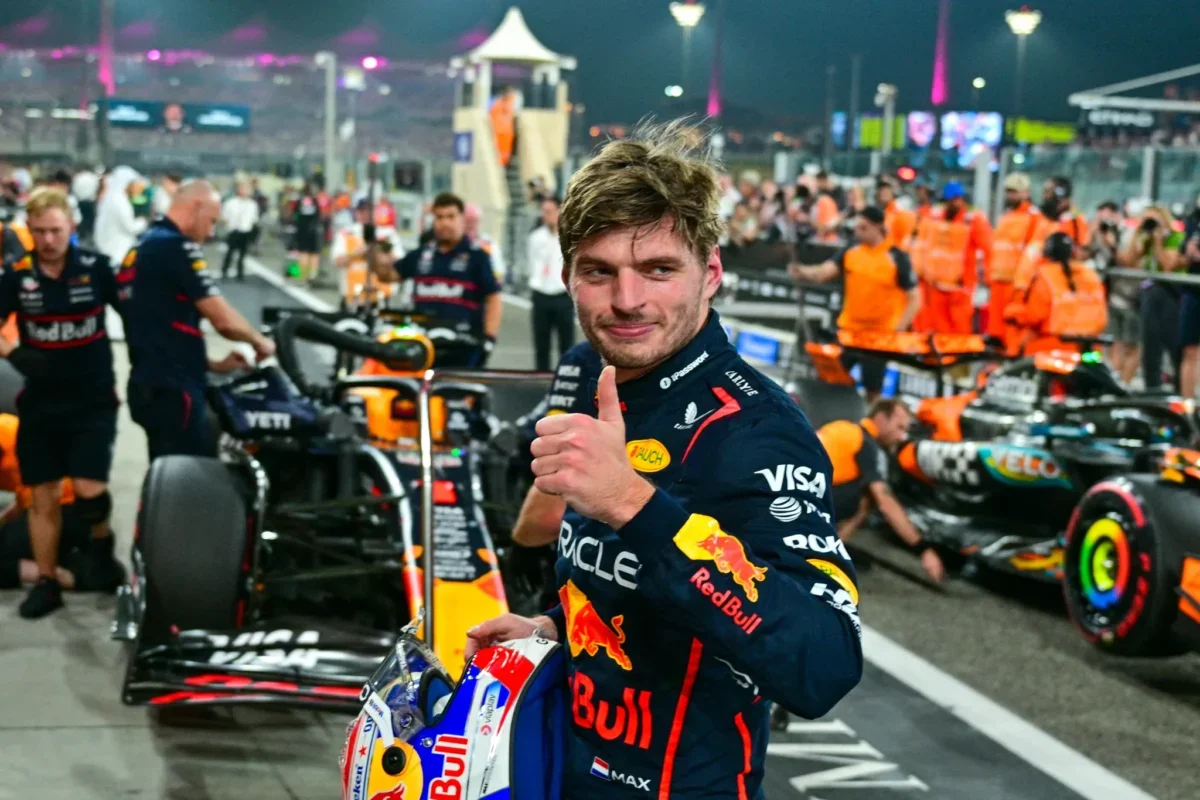 Max Verstappen conquistou a pole para a corrida decisiva deste domingo (7/12) (foto: Andrej ISAKOVIC/AFP)