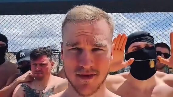 Jogadores do Warta Zawierce simularam 'bandidos' em Belém do Pará (foto: Reprodução/Instagram)