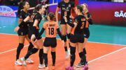Osasco comemora ponto contra o Alianza Lima no Mundial de Clubes Feminino de Vôlei (foto: Fotojump)