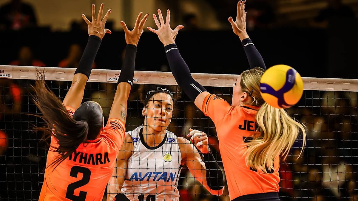 Osasco e Praia Clube em ação no Mindial de Clubes Feminino de Vôlei (foto: Divulgação/FIVB)