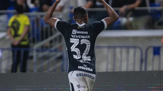 Pedro Rocha comemorando gol pelo Remo (foto: Samara Miranda/Ascom Remo)