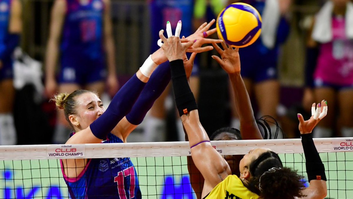 Praia e Scandicci em ação no Mundial de Clubes Feminino de Vôlei (foto: Fotojump)