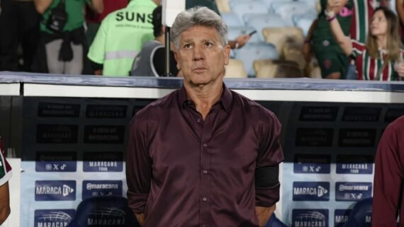 Renato Gaúcho está sem clube desde outubro de 2025, quando saiu do Fluminense (foto: Lucas Merçon/Fluminense)