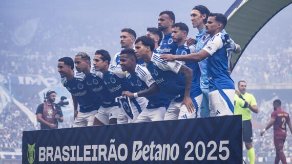 Meio-campista Eduardo se despediu do Cruzeiro com 51 jogos em uma temporada (foto: Gustavo Aleixo/Cruzeiro)