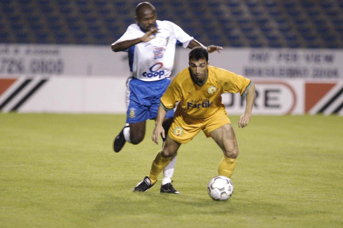 Santo André e 15 de Novembro se enfrentaram na semifinal da Copa do Brasil de 2004 - (foto: RICARDO GIUSTI/CORREIO DO POVO - 09/06/2004)