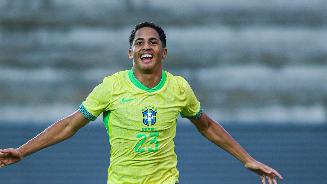 Riquelme comemora gol pela Seleção Brasileira Sub-16 (foto: Richard Ramirez)