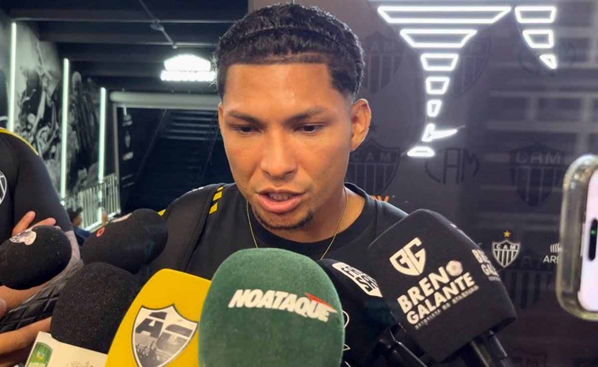 Rony na zona mista da Arena MRV, estádio do Atlético (foto: Lucas Bretas/No Ataque)