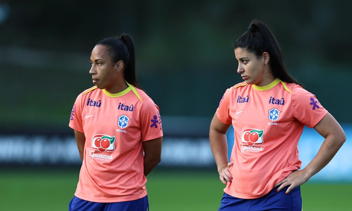 Seleção em treino antes de amistoso (foto: Lívia Villas Boas/ CBF)