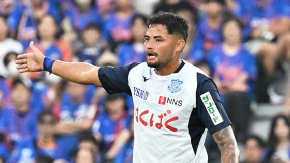 Val Soares em atuação pelo Ventforet Kofu, da Segunda Divisão do Japão (foto: Divulgação)