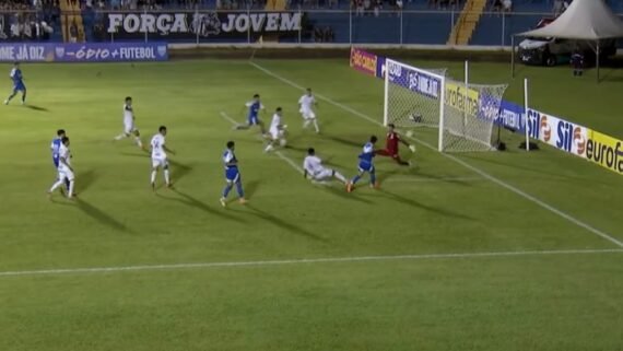 Cruzeiro e Santos na Copinha (foto: Reprodução/YouTube/CazeTV)