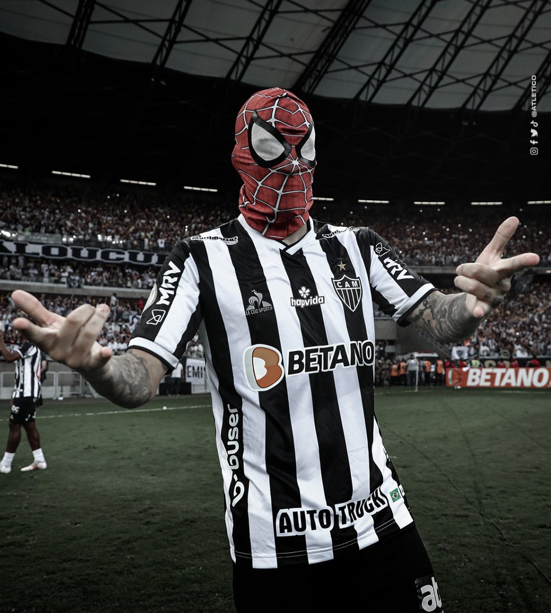 Arana usa máscara do Homem-Aranha - (foto: Divulgação/Atlético)