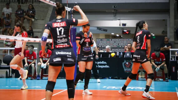 Jogo entre Bauru e Barueri pela Superliga de Vôlei (foto: Felipe Wiira/Sesi-SP)