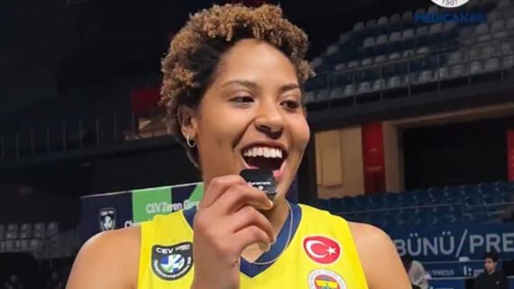 Ana Cristina, jogadora da Seleção Brasileira Feminina de Vôlei e do Fenerbahçe, da Turquia (foto: Reprodução Instagram do Fenerbahçe)