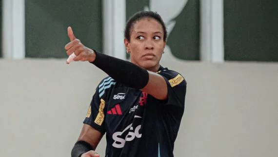 Simone Lee, ponteira do Flamengo (foto: Paula Reis/Flamengo)