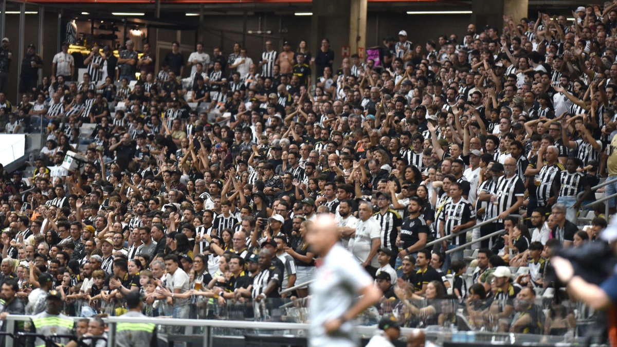 Torcida do Atlético na Arena MRV no duelo com Tombense pelo Mineiro (foto: Ramon Lisboa/EM/D.A Press)