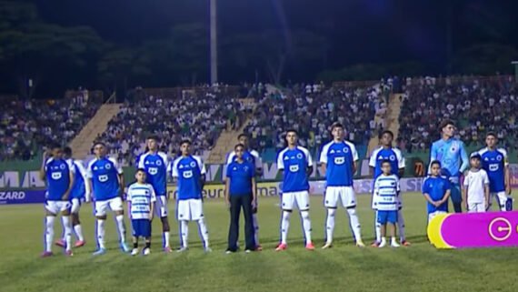 Time do Cruzeiro durante a Copinha de 2026 (foto: Reprodução CazéTV)