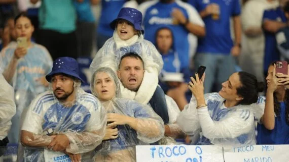 Torcida do Cruzeiro (foto: Alexandre Guzanshe/EM/DA Press)