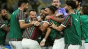 Vibração total do Fluminense na comemoração do gol de Serna, que abriu o placar neste 2 a 1, afundando o Flamengo no Carioca (foto: Foto: Leonardo Brasil/Fluminense)