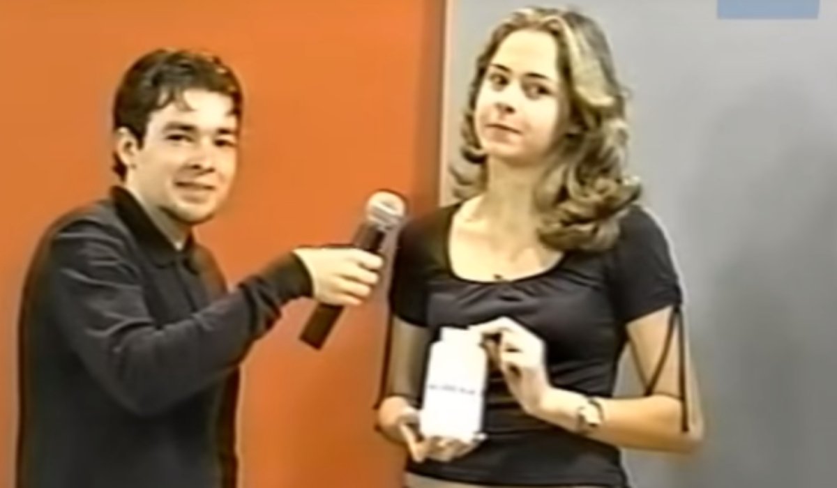 Rômulo Mendonça e Ana Paula apresentando (foto: Reprodução X)