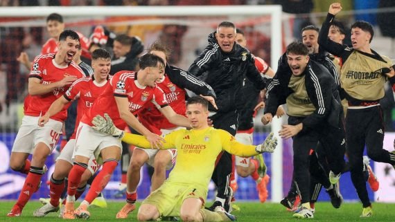 Anatoliy Trubin (foto: PATRICIA DE MELO MOREIRA / AFP)