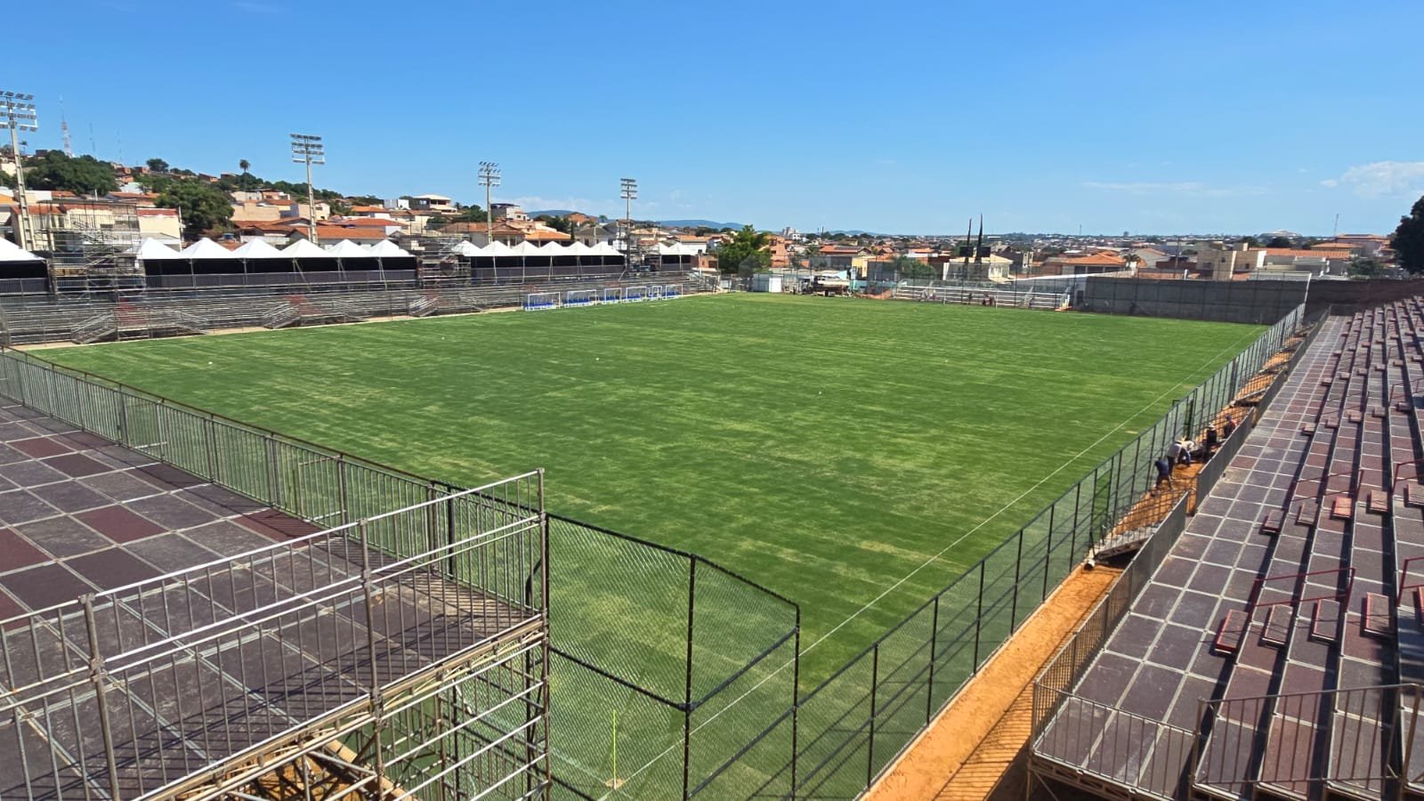 Vista do Estádio Municipal Juvêncio Augusto Soares, a Arena Credinor, - (foto: Solon Queiroz/Prefeitura de Montes Claros)
