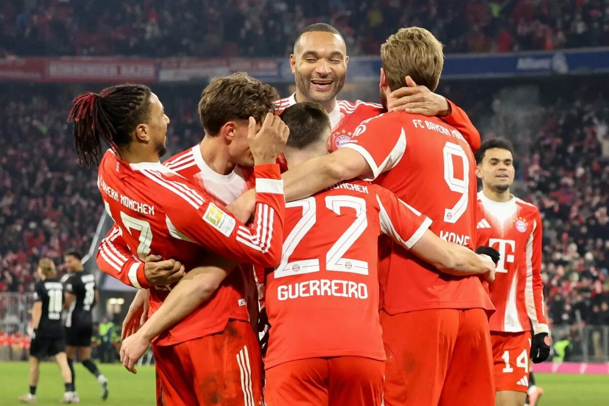 Bayern faz 8 a 1 em rival tradicional e dispara na lideran&ccedil;a da Bundesliga