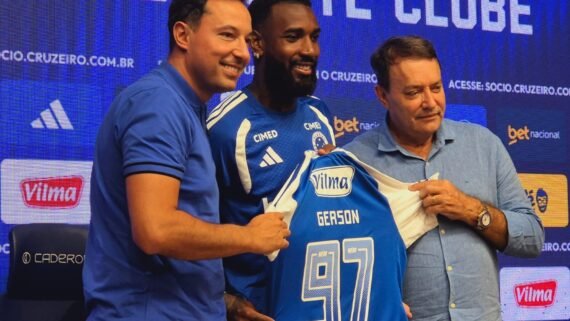 Gerson foi apresentado nesta terça-feira (13/1) pelo Cruzeiro (foto: Jair Amaral/EM/D.A Press)