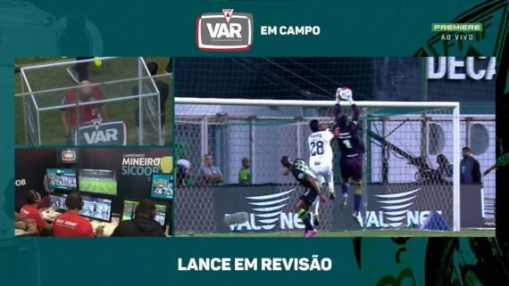 VAR revisou lance polêmico no clássico entre América e Atlético no Independência, pelo Campeonato Mineiro (foto: Reprodução/Premiere)