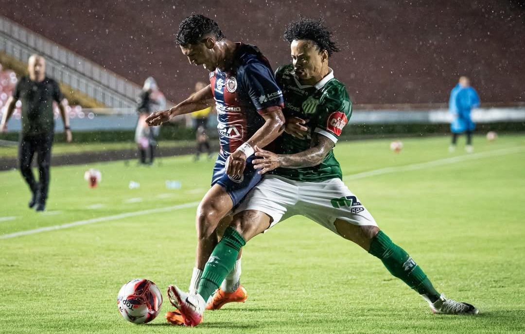 Uberlândia e Itabirito se enfrentaram no Parque do Sabiá (foto: Leo Rodrigues/Itabirito FC)