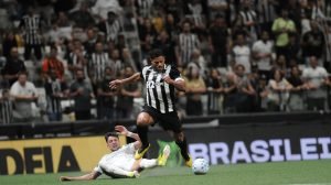 Hulk em ação pelo Atlético contra o Palmeiras na Arena MRV (foto: Alexandre Guzanshe/EM/DA.Press)