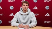 Maximilian Ibrahimovic assina contrato com o Ajax (foto: Ajax)