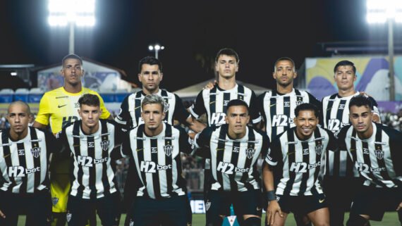 Jogadores do Atlético antes do empate com o North, pelo Mineiro de 2026 (foto: Pedro Souza/Atlético)