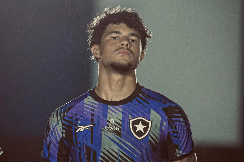 Goleiro Bruninho Samudio está nas categorias de base do Botafogo (foto: Reprodução/Instagram)