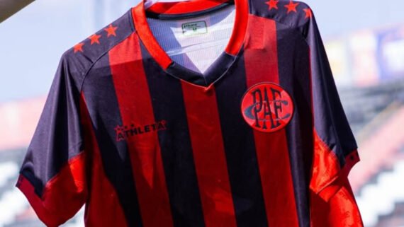 Camisa do Pouso Alegre para 2026 (foto: Divulgação/Pouso Alegre)