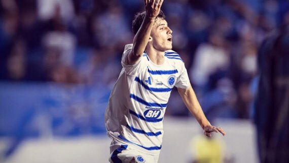 Eduardo Pape comemora gol na classificação do Cruzeiro contra o Grêmio na Copinha 2026 (foto: Abner Dourado/Ag. Paulistão)