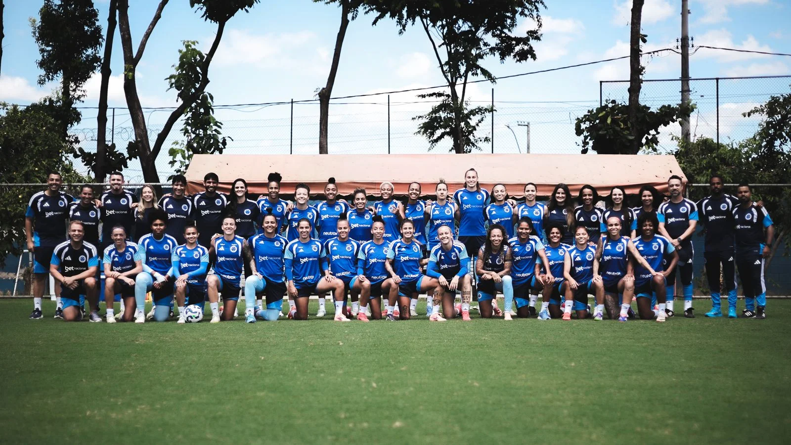Equipe do Cruzeiro feminino (foto: Gustavo Martins/Divulgação)