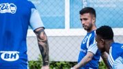 Matheus Henrique, volante do Cruzeiro, em treinamento na Toca da Raposa 2, em Belo Horizonte (foto: Gustavo Aleixo/Cruzeiro)