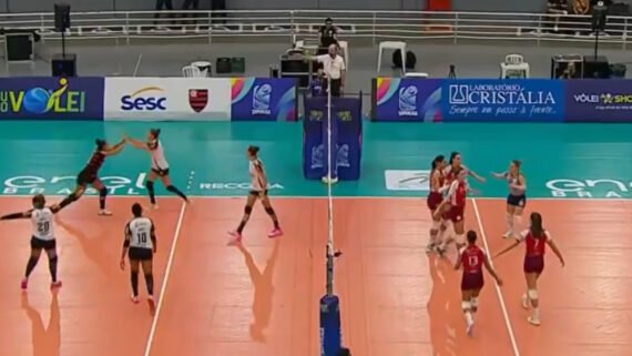 Lance do jogo entre Flamengo e Barueri pela Superliga Feminina de Vôlei (foto: Reprodução)
