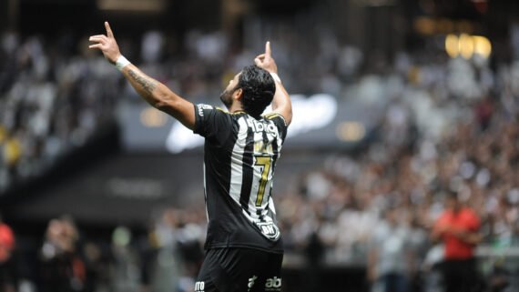 Hulk comemora gol pelo Atlético (foto: Alexandre Guzanshe/EM/D.A. Press.)