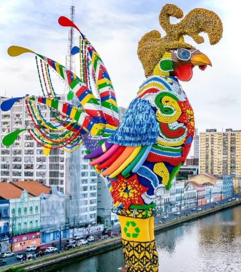 Galo da Madrugada é figura tradicional no carnaval pernambucano - (foto: Divulgação/Galo da Madrugada)