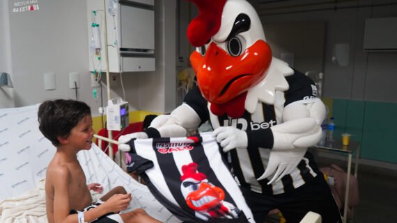 Instituto Galo visitou hospitais e creches em Montes Claros (foto: Divulgação/Instituto Galo)