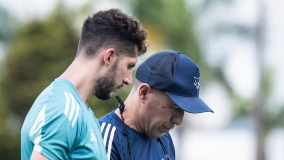 Diogo Dias e Leonardo Jardim (foto: Gustavo Aleixo/Cruzeiro)