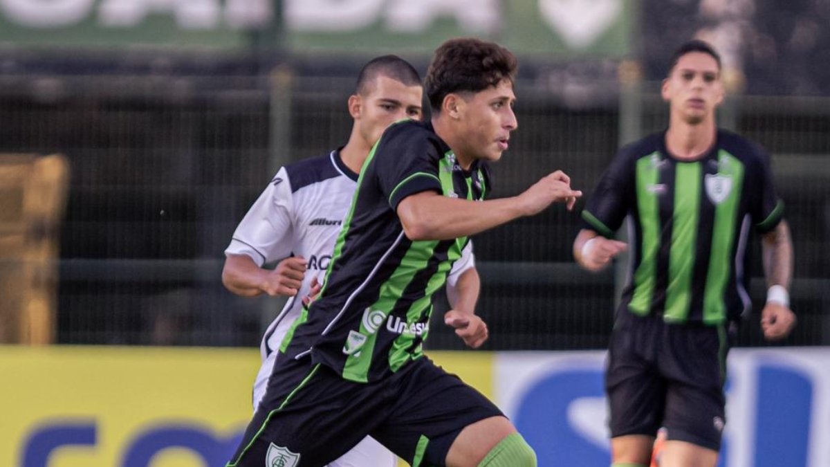 Jogador do América durante partida da Copinha (foto: Divulgação/América)