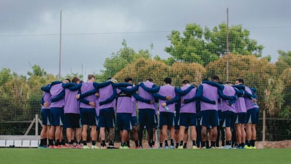 Jogadores do Alianza Lima em treino (foto: Alianza Lima/Divulgação)