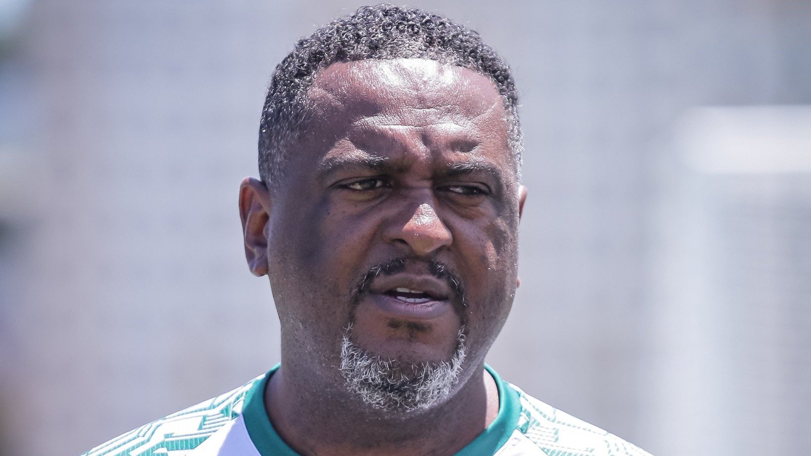 Jorge Castilho não é mais técnico do Uberlândia (foto: Giovanni Mendes/Uberlândia EC)